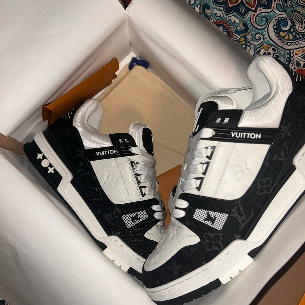 Louis Vuitton Size 10 BLACK SNEAKERS